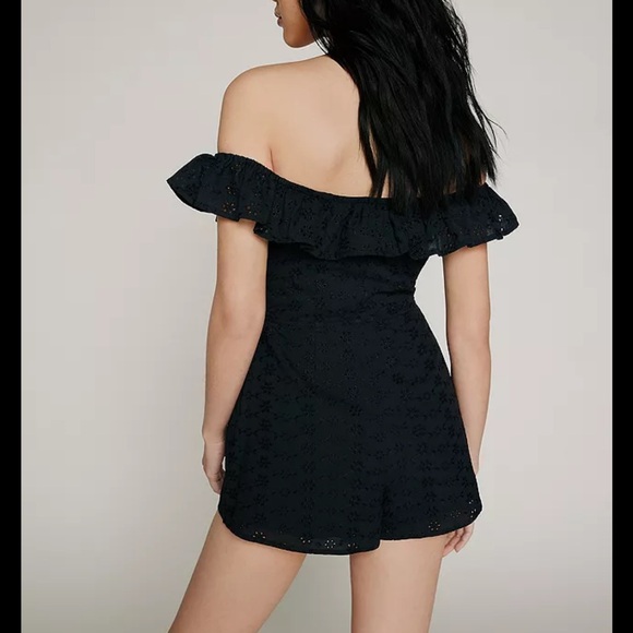 NWOT Urban Outfitters Kimchi Blue Jeena Eyelet Off-the-shoulder Romper - Picture 5 of 8